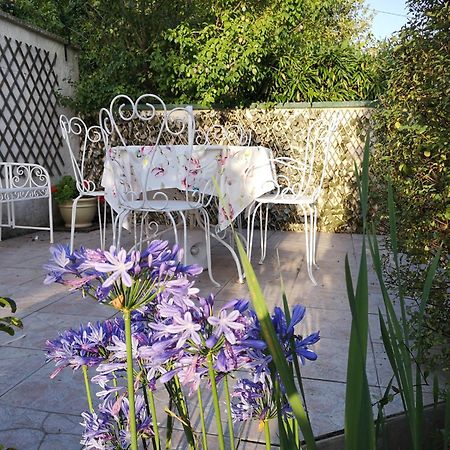 Maison très beau jardin 10 mn a pied centre ville Bayeux proche plages du débarquement Exterior foto