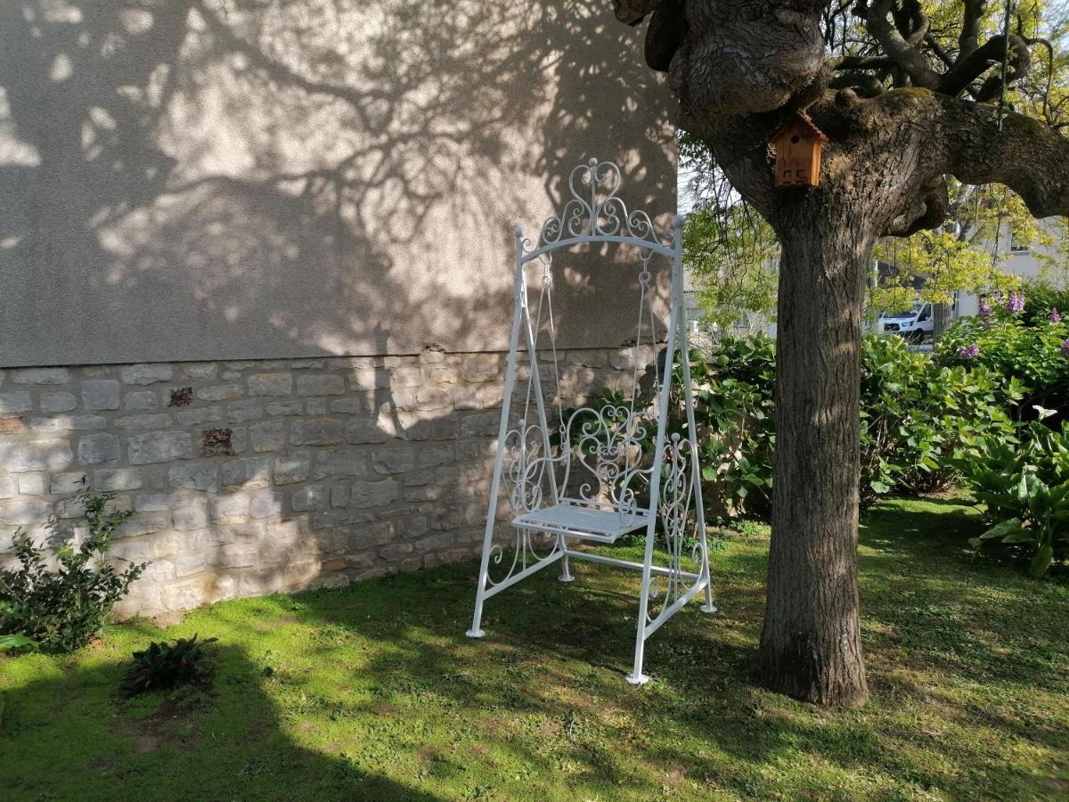 Maison très beau jardin 10 mn a pied centre ville Bayeux proche plages du débarquement Exterior foto