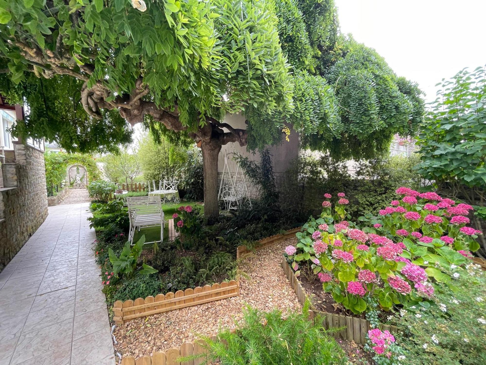 Maison très beau jardin 10 mn a pied centre ville Bayeux proche plages du débarquement Exterior foto
